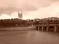 Le pont de Verdun face à la Cathédrale d'Angers