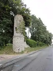 Tour d'angle du domaine de Bailleul.