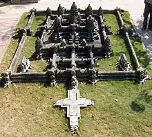 Angkor Vat. Maquette. Face avant