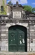 Le portail XIXe del'hôtel Montalembert.