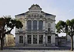 Le théâtre municipal.
