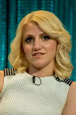 Annaleigh Ashford dans le rôle de Paula Jones