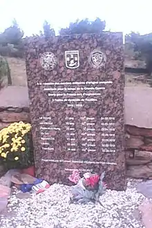 Plaque commémorative en hommage aux 7 ouvriers annamites, âgés de 20 à 43 ans, morts à la dynamiterie de Paulilles.