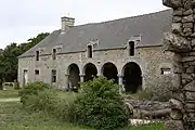 La charretterie à quatre arches.