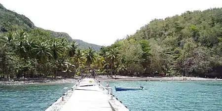 Vue depuis le ponton de Anse Noire.