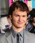 Ansel Elgort est Caleb Prior