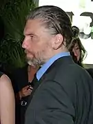 Anson Mount interprète Blackagar Boltagon / Flèche noire.