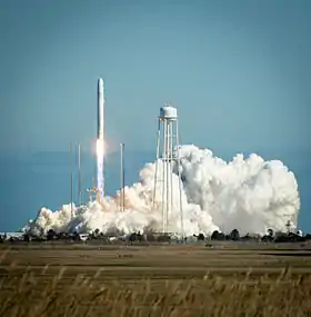 Premier décollage du lanceur Antares en avril 2013.