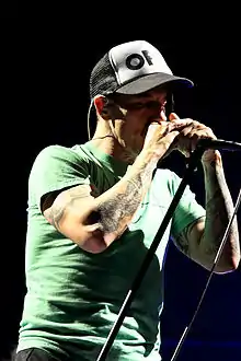 Le chanteur Anthony Kiedis en concert.