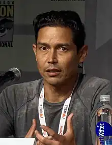 Anthony Ruivivar dans le rôle de Miguel Ramos