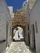 Le passage d'accès au kastro.