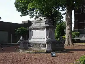 Monument aux morts.