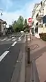 La piste cyclable près du square de Collegno, le panneau interdit aux cyclistes n'a pas encore été enlevé (photo du 29 avril 2015).