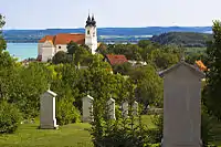 Tihany, derrière l'Abbaye de Tihany et le lac Balaton