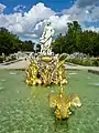 Une fontaine dans le deuxième jardin.