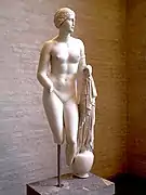 Aphrodite Braschi, du type de l'Aphrodite de Cnide, attribuée à Praxitèle. IVe siècle av. J.-C., glyptothèque de Munich.