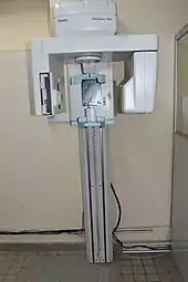 Appareil de radiographie dentaire dans un hôpital au Bénin