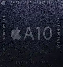 image d'un microprocesseur A10 avec le logo Apple