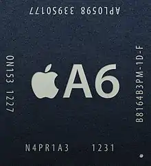 image d'un microprocesseur A6 avec le logo Apple.