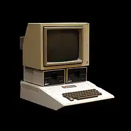 Un Apple II, un des tout premiers micro-ordinateurs (1977).