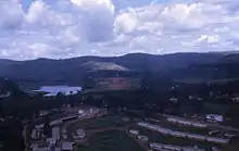 Lac municipal de Dschang et l'aéroport au sud du lac