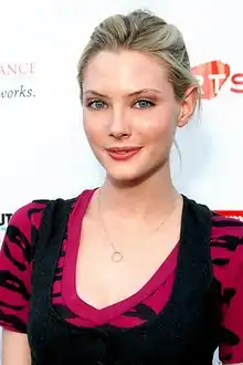 April Bowlby interprète Meg.