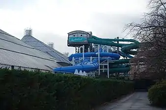 Vue de l'extérieur de l'Aquaboulevard en 2016.