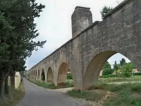 L'aqueduc de Carpentras.