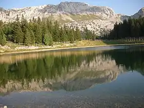 Les arêtes du Gerbier (second plan) depuis le lac des Près