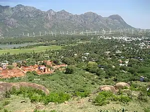 Vue d'Aralvaimozhi (en) depuis le temple Murugan sur le mont Chekkar Giri.