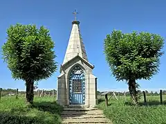 La chapelle de la grotte des Essarts.
