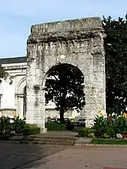 L'arc romain de Campanus à Aix-les-Bains