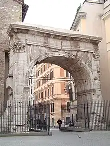 Porte Esquiline, ou Arc de Gallien.