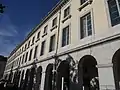 Façades de la place Gramont à Pau.