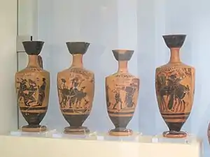Vases à figures noires
