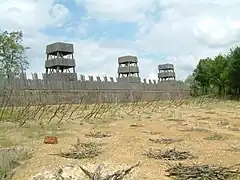 Répliques de fortifications romaines du siège d'Alésia