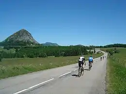 Le mont Gerbier de Jonc, situé sur beaucoup de parcours de la course, à partir de celui de la Volcanique