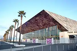 Façade de l'entrée de l'Arena au parc des expositions.