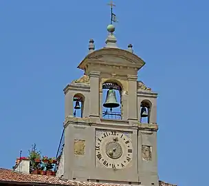 Le clocher-mur du Palazzo della Fraternita dei Laici.