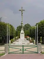 Monument aux morts« Monument aux morts d'Argouges », sur Wikimanche