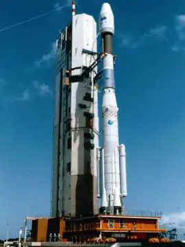 Ariane 42P sur le pas de tir le 10 août 1992 à Kourou