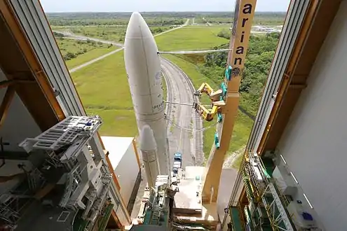 Bâtiment d'assemblage du lanceur Ariane 5 à Kourou.