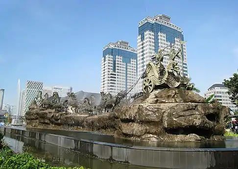 Statue d'Arjuna sur son char de combat à Jakarta, la capitale de l'Indonésie