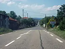 Entrée d'Arlanc par la D 906 en provenance du Puy