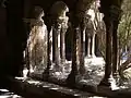 Les colonnes géminées du cloître Saint-Trophime d'Arles.