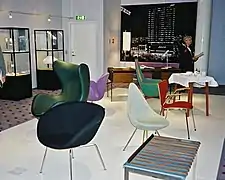 Une exposition avec les meubles d'Arne Jacobsen etc. au SAS Royal Hotel de Copenhague 2000.