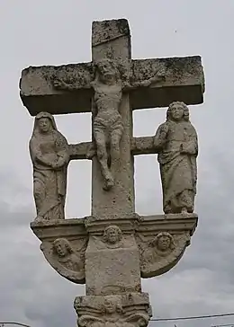 Croix de chemin, classée Monument historique.