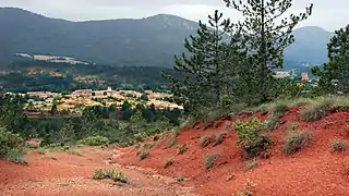 Vue du nord, les terres rouges.