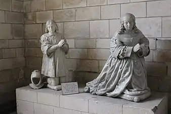 Priant de Philippe de Torcy et Suzanne d'Humières.