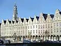 Maisons de la Grand-Place d'Arras, intégrant une influence flamande dans l’architecture classique à la française.